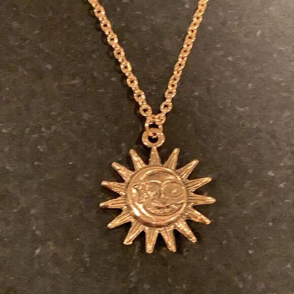Sun and Moon Pendant Necklace - Lune & Soleil in Gold Tone, Day Night Theme - Picture 4 of 9